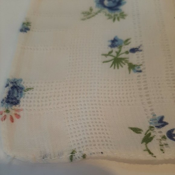 10.5" Square Vintage Hankie Handkerchief Blue Floral Dainty Open Weave - Picture 3 of 10